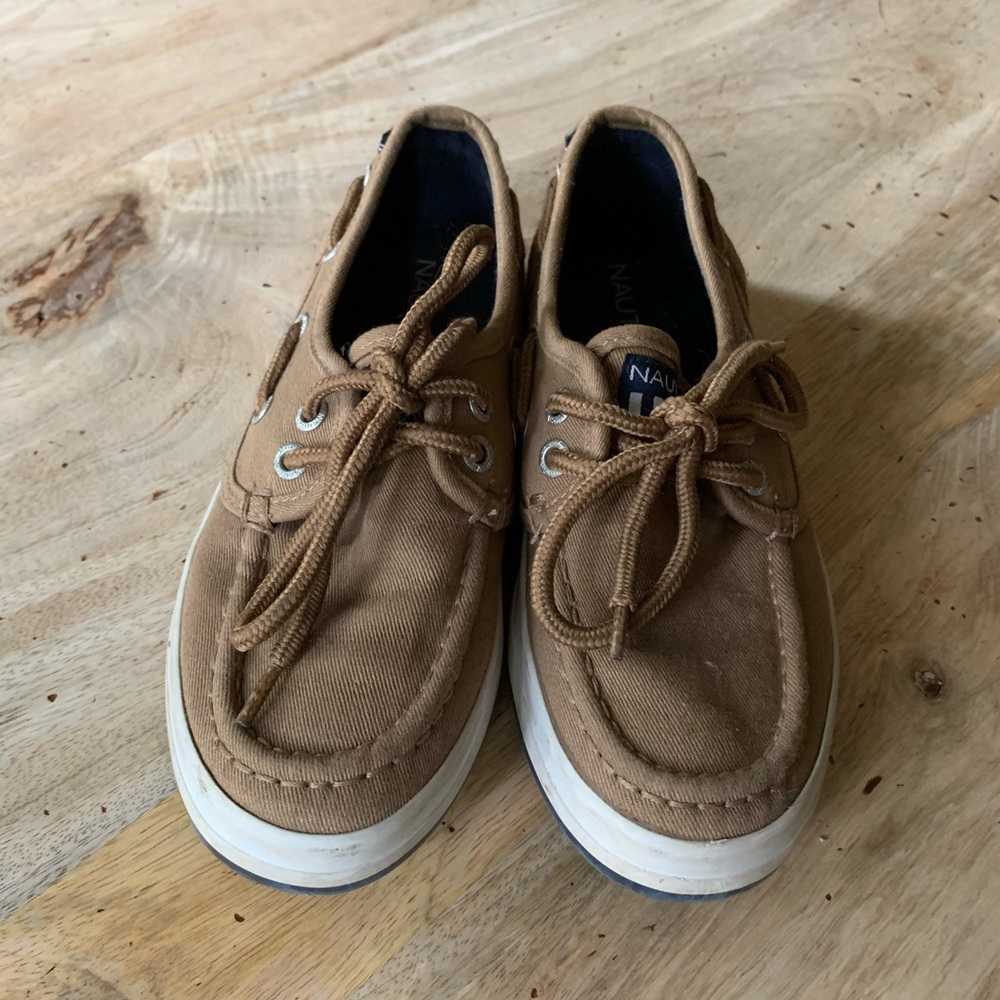 NAUTICA canvas boat shoes - size little kid 13